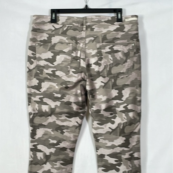 Anthropologie Pilcro Camo Print Pants Size 32P High Rise Skinny EUC - Picture 4 of 13